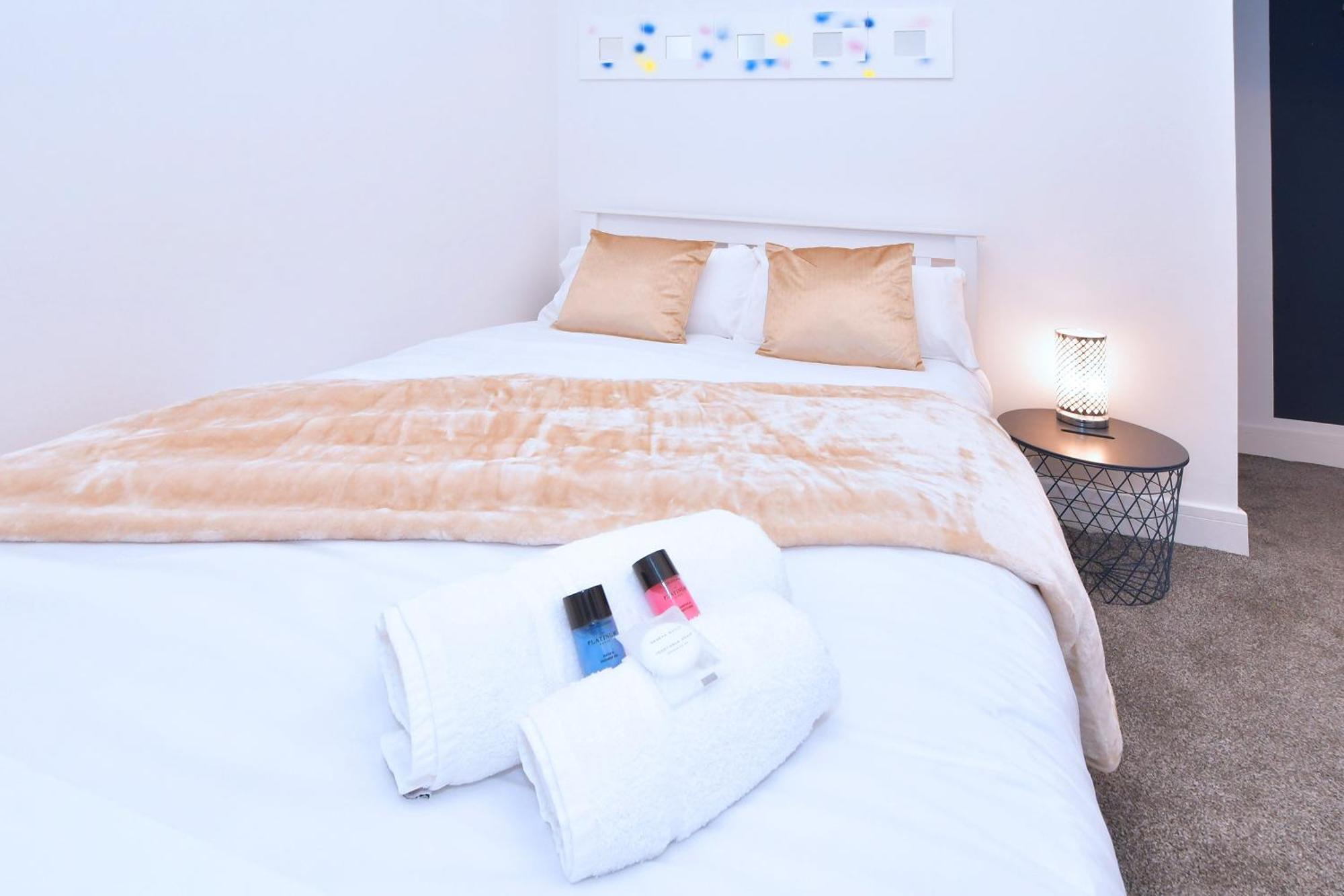 Townhouse @ Henry Street Crewe Hotel Bagian luar foto