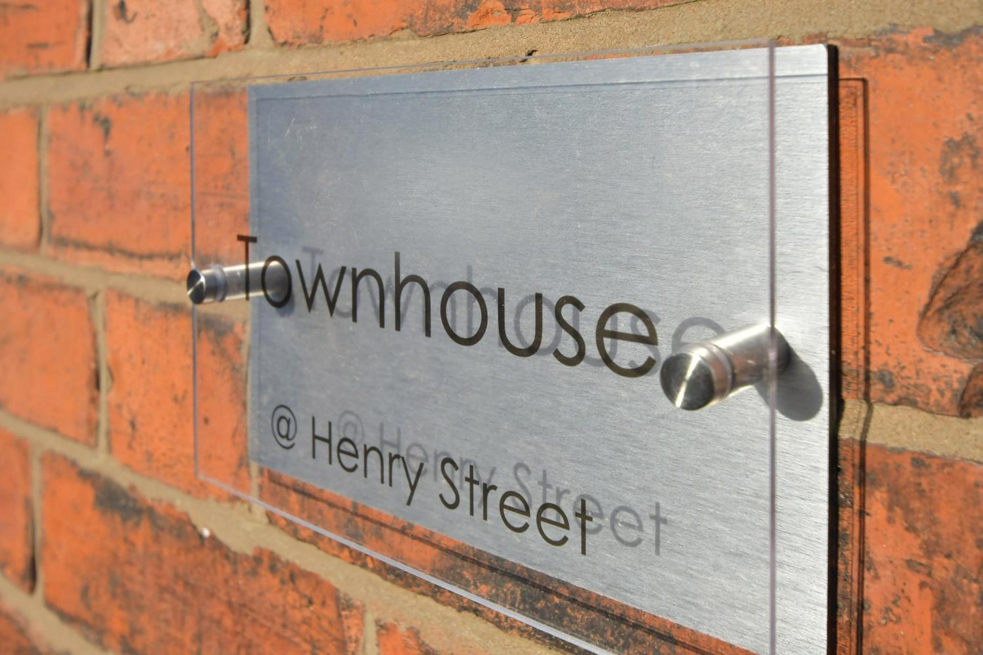 Townhouse @ Henry Street Crewe Hotel Bagian luar foto